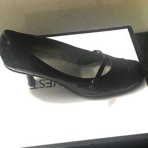 Nine West Black Leather Work Shoes.Size 8